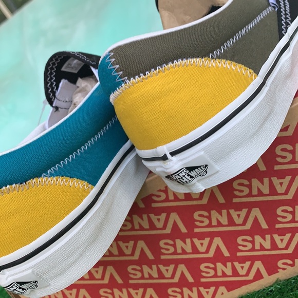 VANS CLASSIC SLIP ON ZIG ZAG MULTI/TRUE WHITE WMNS - Picture 11 of 16